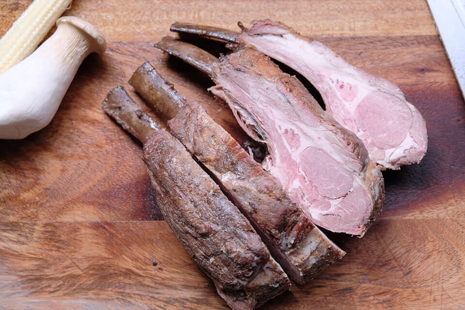 肉質軟嫩的羊小排-阿根廷式烤羊肉推薦